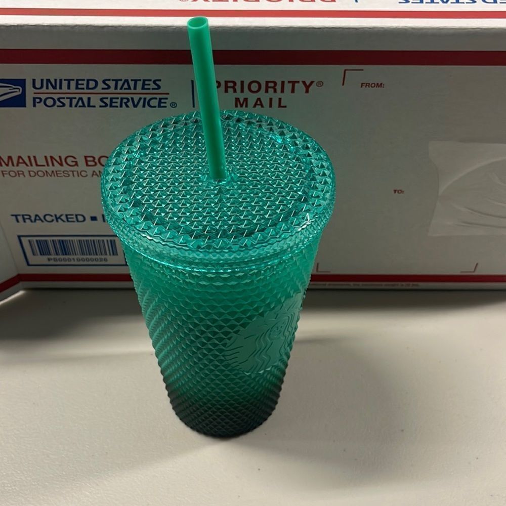 Starbucks Holiday 2022 Green Ombre Gradient Bling Cold Cup Tumbler‎ Grande Cup